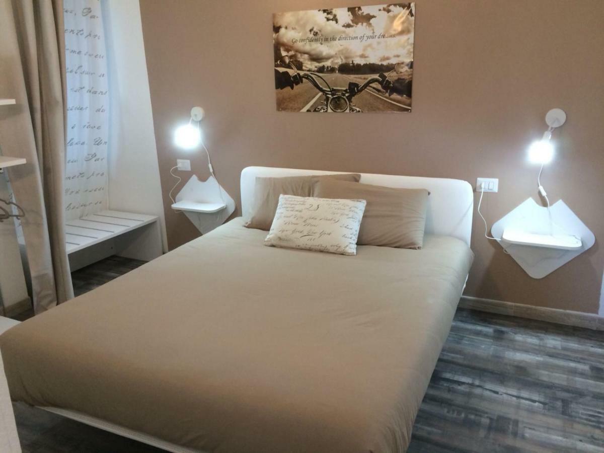Casa Delle Corti Apartment Колико Екстериор снимка